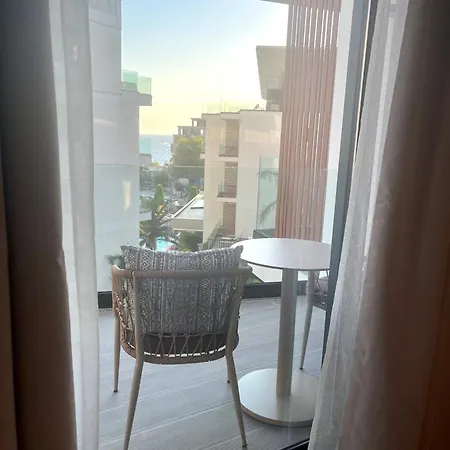 Andon Lapa & Ξενοδοχείο 4*