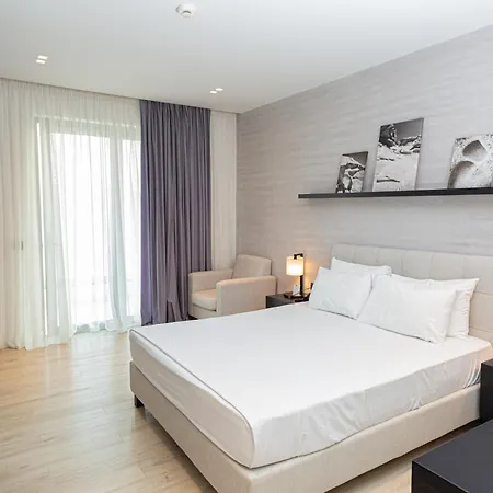 Andon Lapa & Hotel Sarande