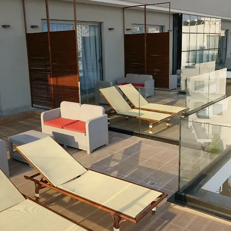 Andon Lapa & Hotel Saranda