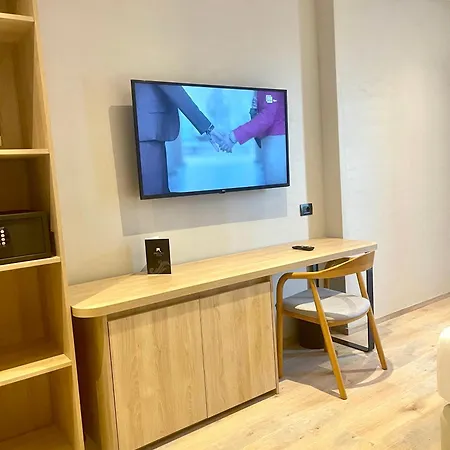 Отель Andon Lapa & Саранда