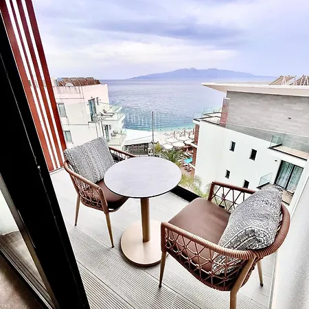 Andon Lapa & Hotel Saranda