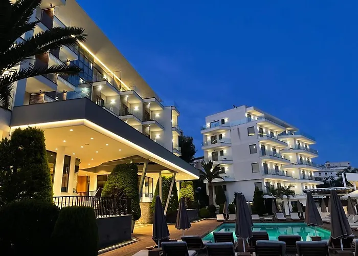 Andon Lapa & Hotel Sarande