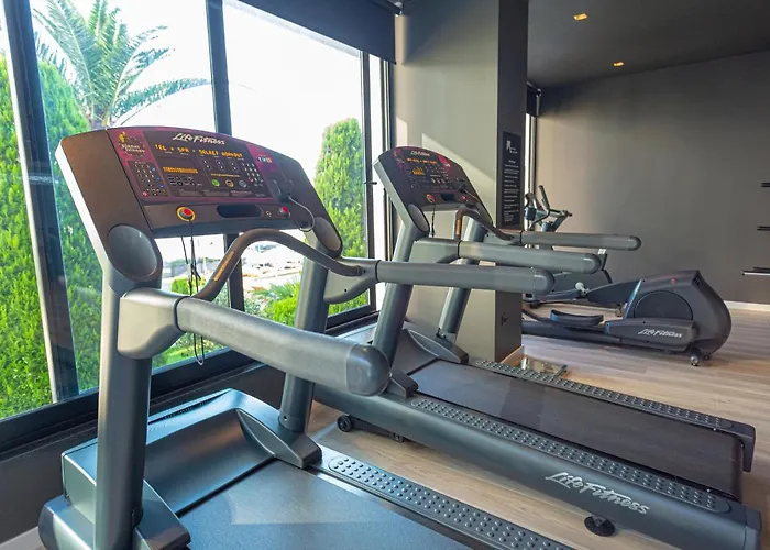 Andon Lapa & Hotel Sarande