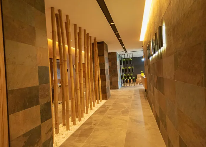 Andon Lapa & Hotel Sarande